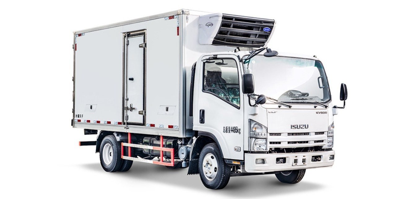 Hiring a refrigerated truck in Dubai – what are its benefits, and how does it differ from other types of trucks?